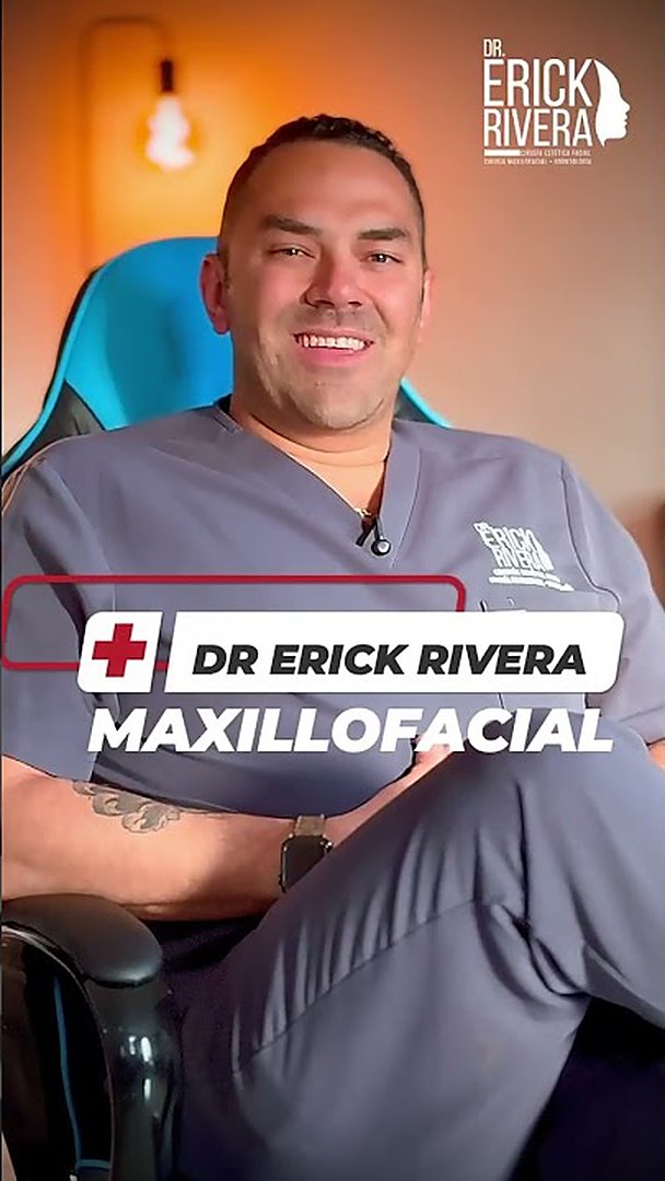 Dr. Erick Rivera, cirujano maxilofacial, en BISHO Facial & Dental Center